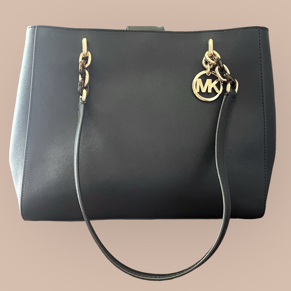 MICHAEL Michael Kors Handbags - NWOT- Michael Kors Black Purse